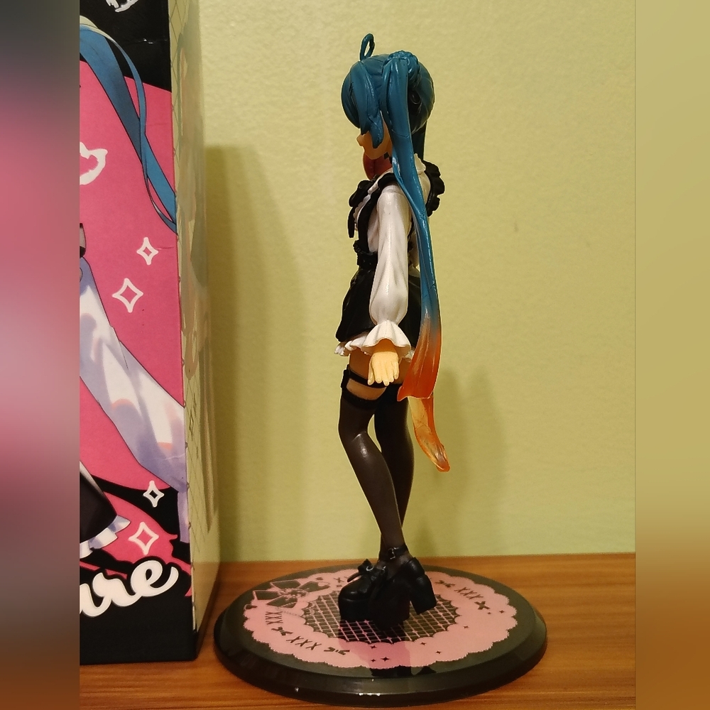 Hatsune Miku Fashion Subculture Action Figure - Picture 3 of 6
